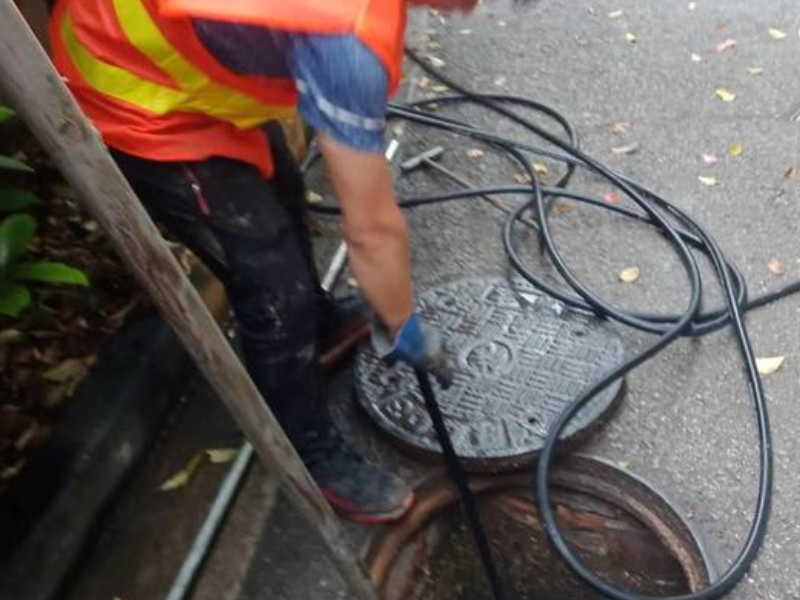 五华区普吉路疏通下水道、清理化粪池 工程管道疏通