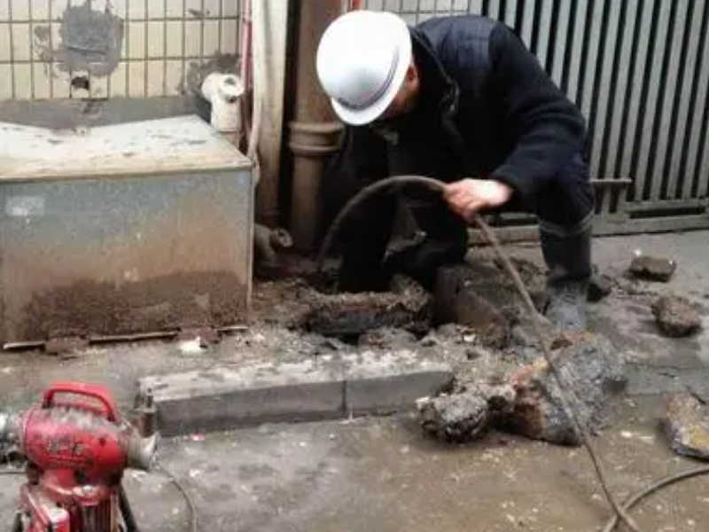 五华区建设路附近低价疏通马桶热线 春节正常疏通下水