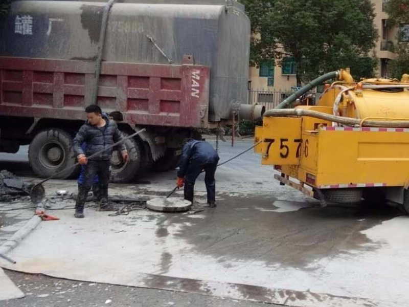 五华区昌源中路低价清理化粪池、抽粪、专人清沟清淤